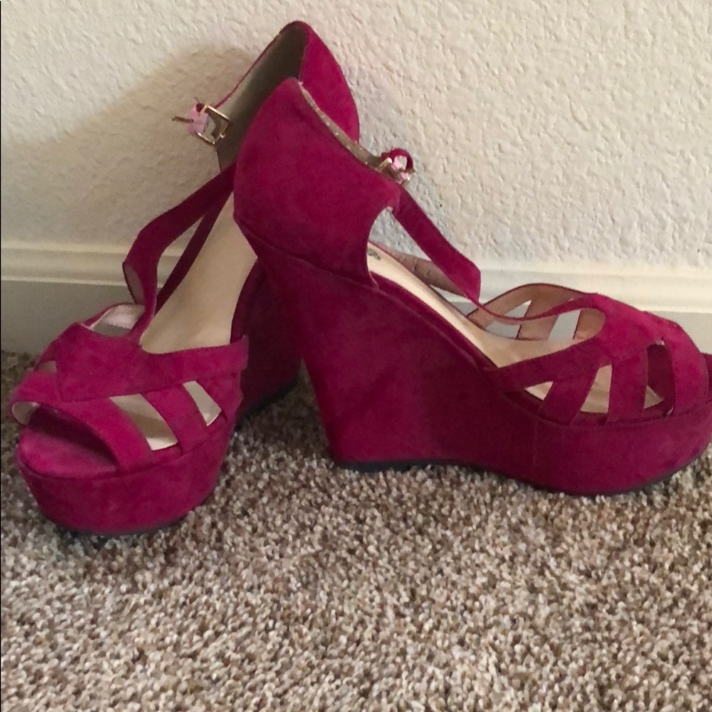 Fuchsia wedge heels